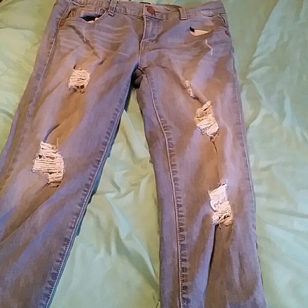 Blue ripped jeans/ capris